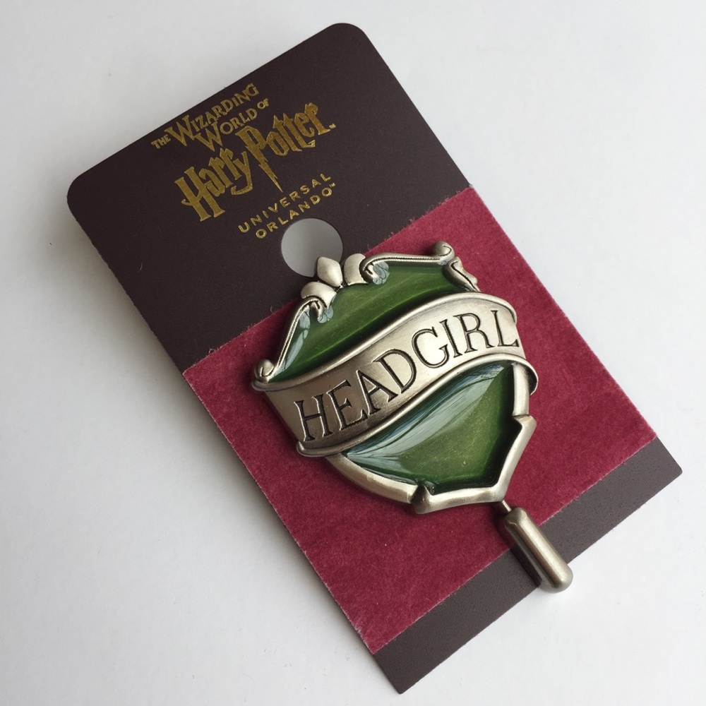 🆕 Slytherin Head Girl Pin